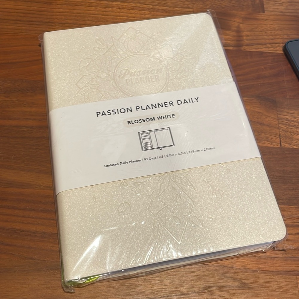 Passion Planner - Undated Daily Planner in Blossom White 5.8”x8.3” - NEW